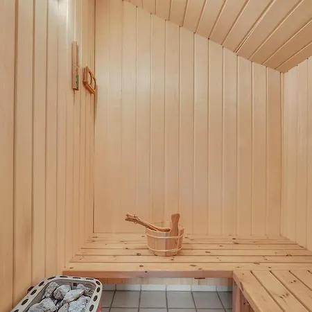 Сasa de vacaciones Nice Home In Rudkobing With Sauna *