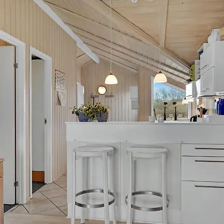 Сasa de vacaciones Nice Home In Rudkobing With Sauna Spodsbjerg