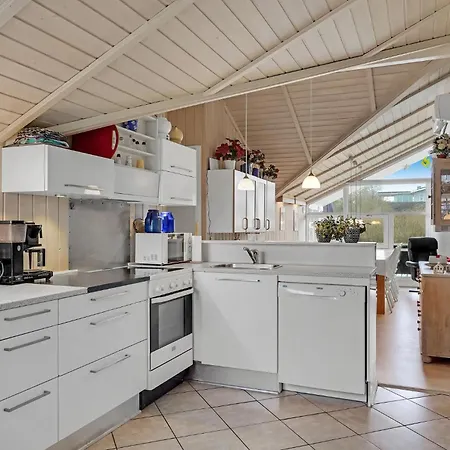 Nice Home In Rudkobing With Sauna * Spodsbjerg